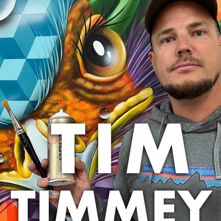 Tim Timmey skapar ett konstverk inför publik